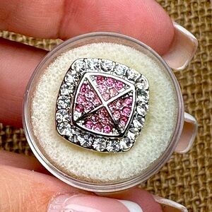 Magnolia and Vine 18mm Original Coco Pink and Clear Snap